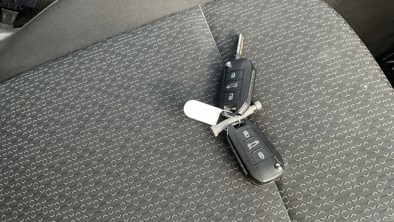 Vauxhall Crossland 1.2 Design 5dr Petrol Hatchback